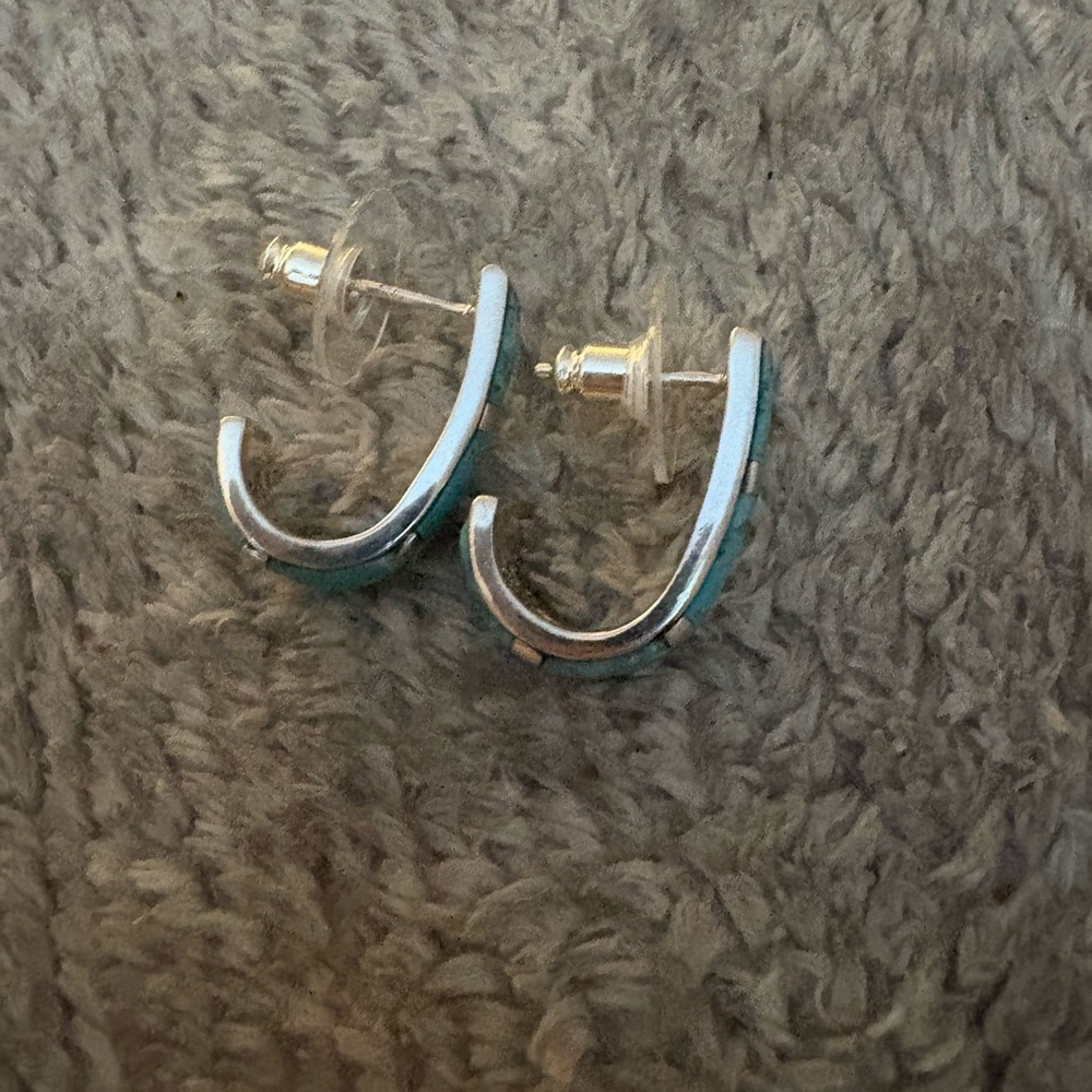 GUC stamped .925 small earrings with turquoise - Picture 3 of 7